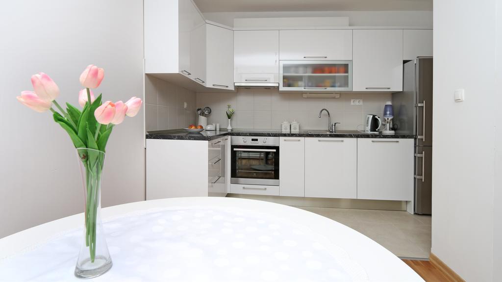 Antonijas Sunny Apartment Makarska Eksteriør billede
