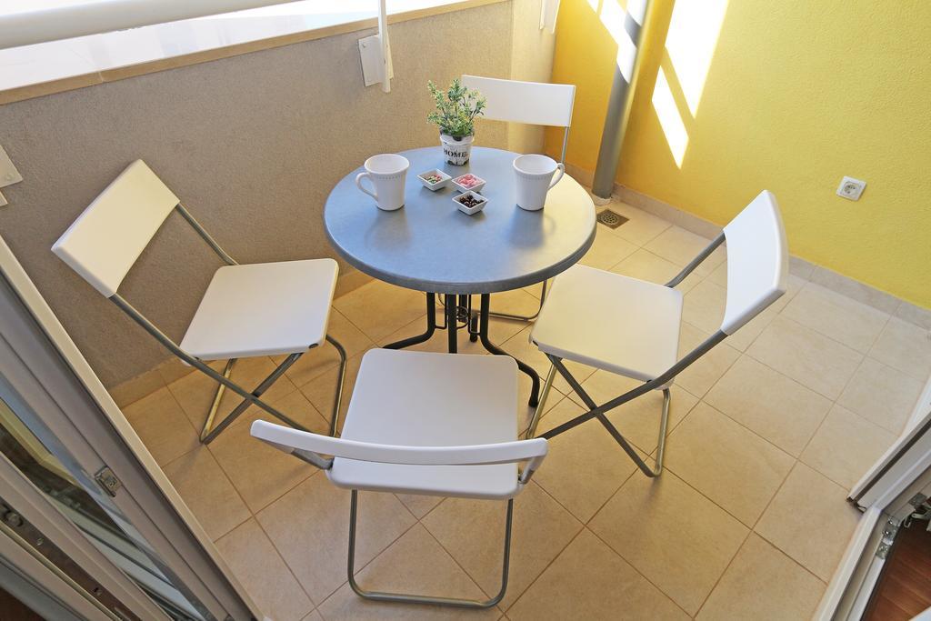 Antonijas Sunny Apartment Makarska Eksteriør billede