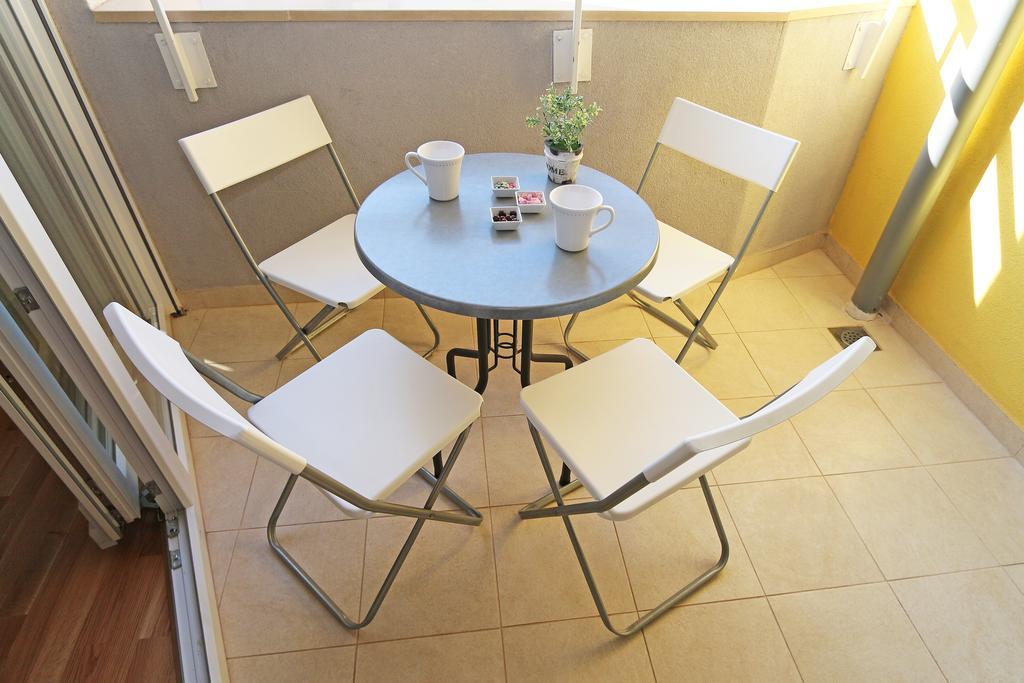Antonijas Sunny Apartment Makarska Eksteriør billede