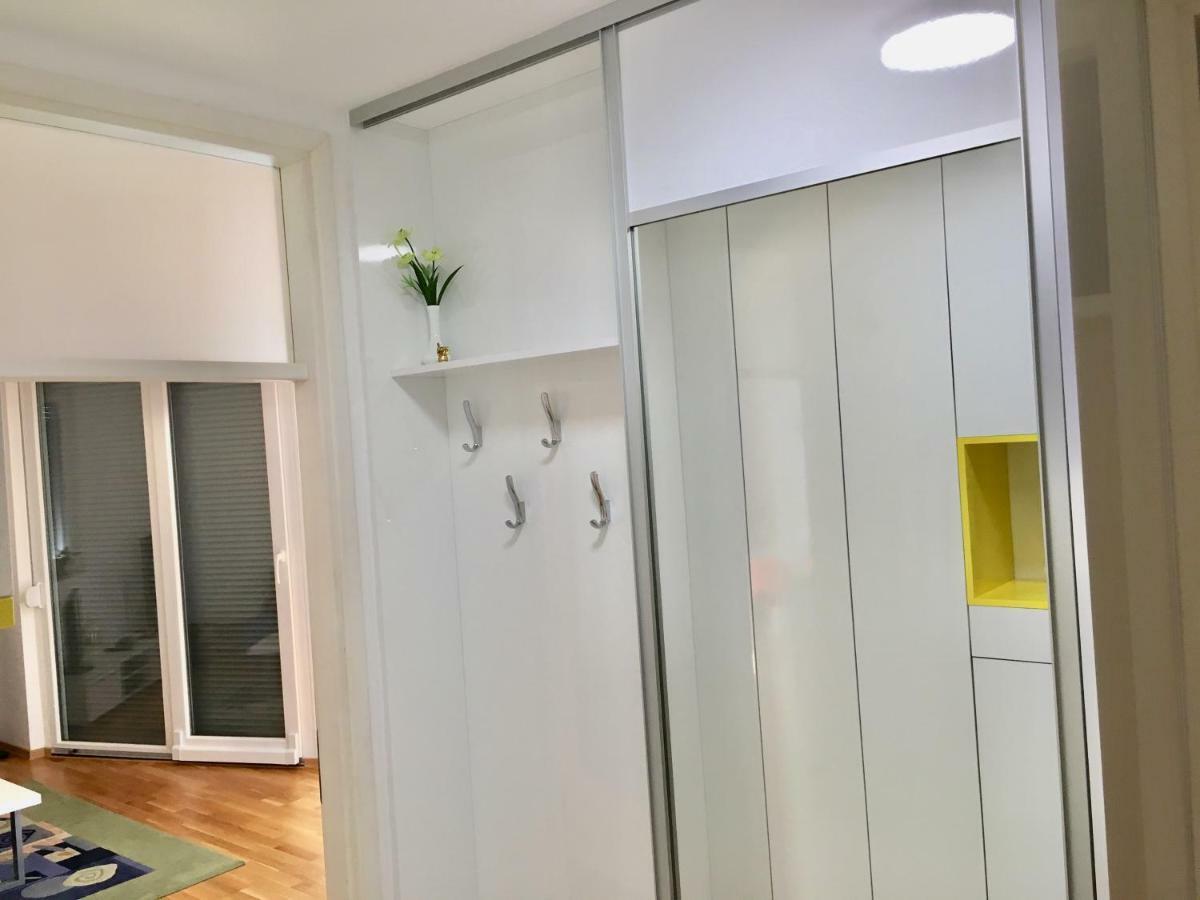Antonijas Sunny Apartment Makarska Eksteriør billede