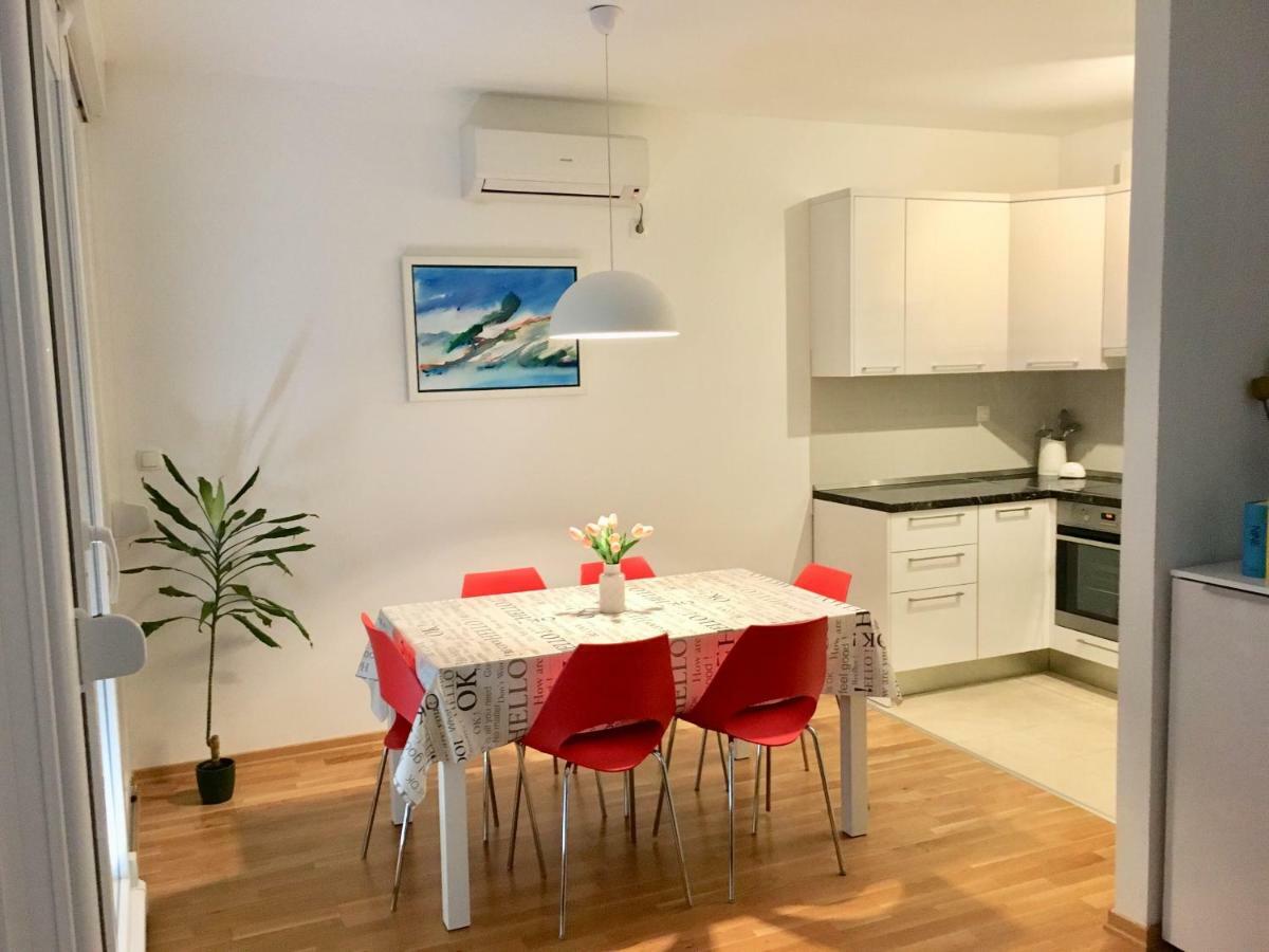 Antonijas Sunny Apartment Makarska Eksteriør billede